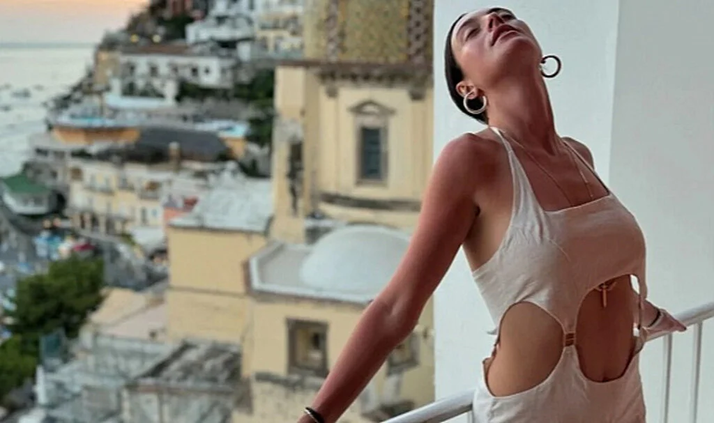 Melis Sezen, Amalfi Tatilinden Paylaşımlarıyla Büyülüyor