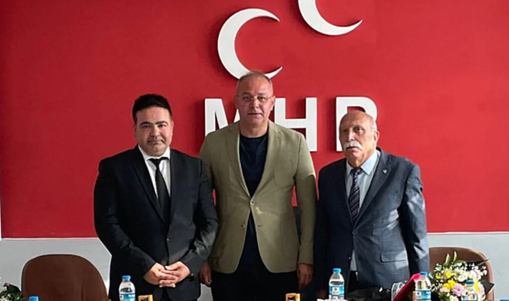 MHP Kavak'ta Bayrak Değişimi
