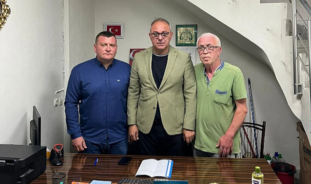 MHP Ladik'te bayrak değişimi 