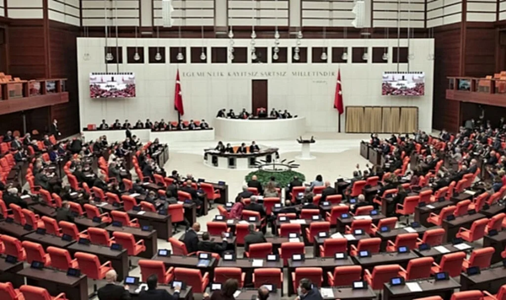 Öğretmenlik Meslek Kanunu ekime ertelendi
