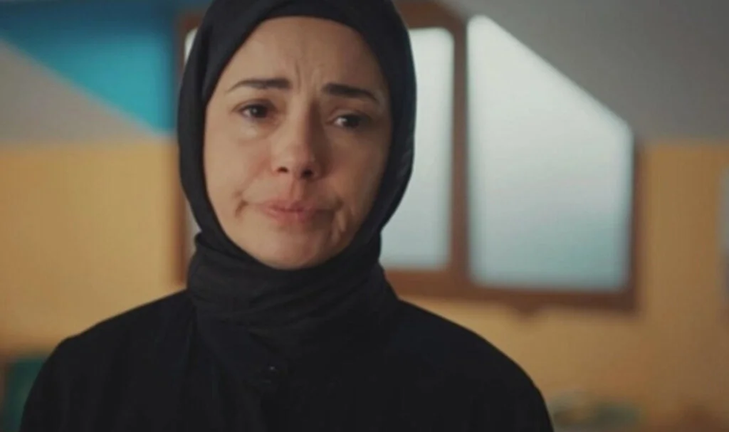 Özgü Namal'ın Yeni İmajı Şaşkınlık Yarattı!