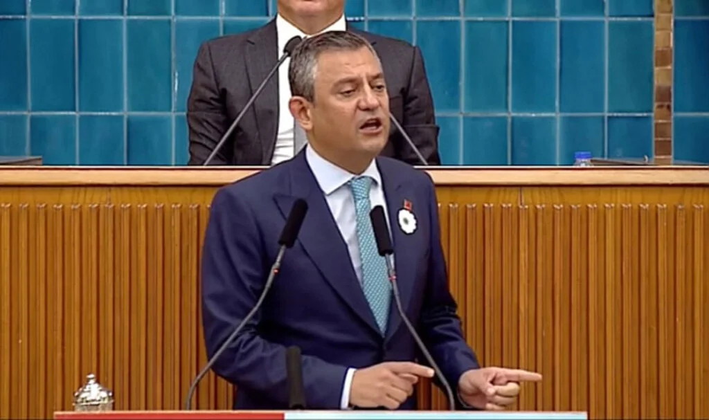 Özgür Özel'den Erdoğan'a Uçak Yanıtı