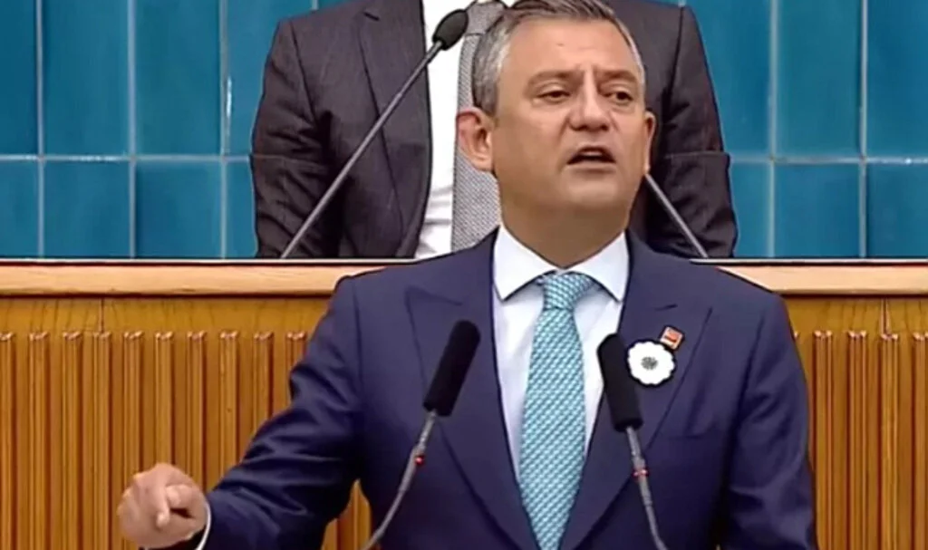 Özgür Özel Eylem Çağrısı Yapmıştı! Ülke Genelinde Işıklar Söndürüldü