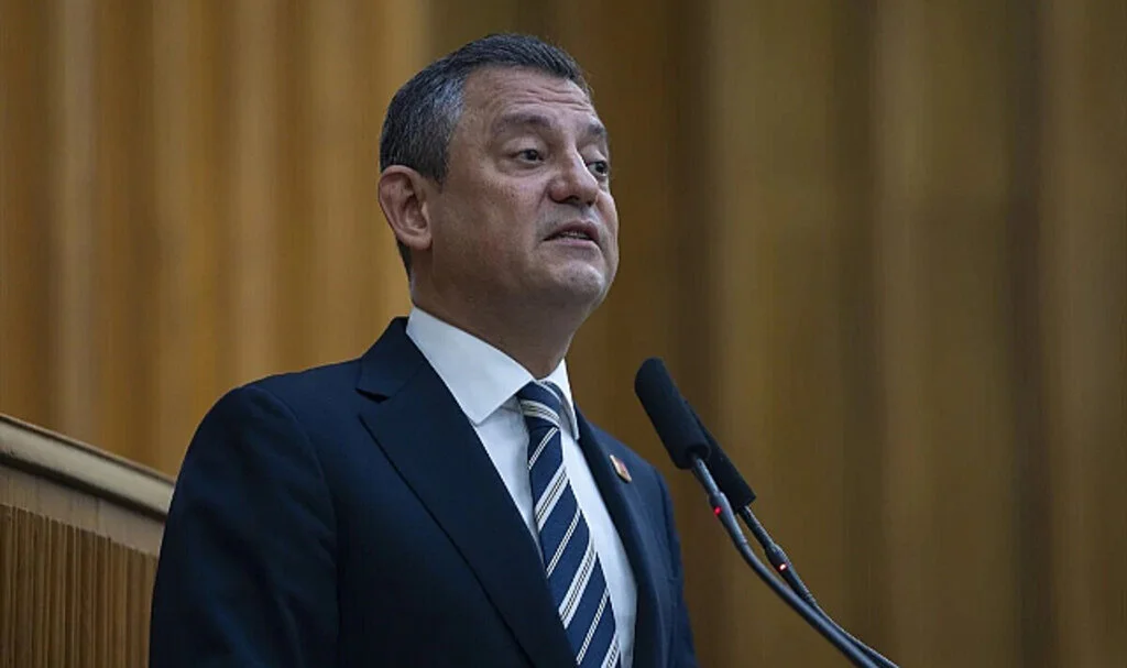 Özgür Özel: Sokak Hayvanları Sorunu Yok Diyemeyiz