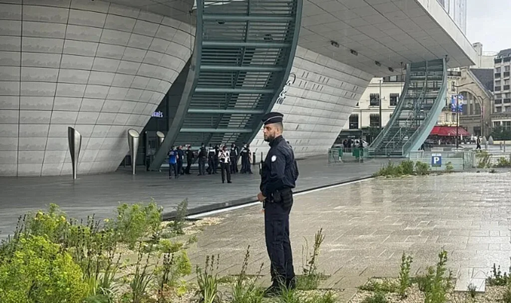 Paris Olimpiyatları'nda 'Patlama Riski': Medya Merkezi Kapatıldı