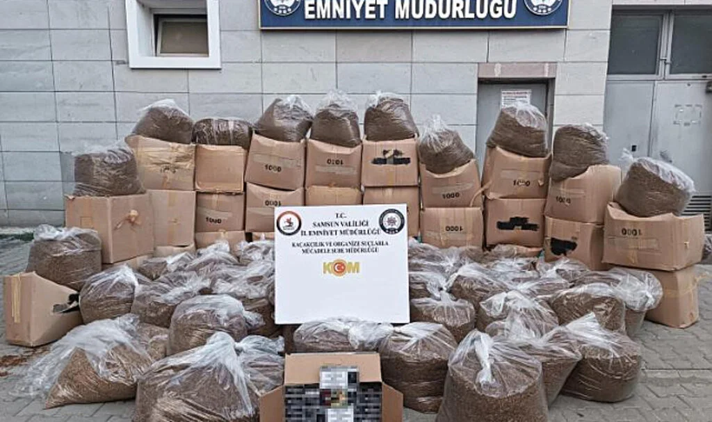 Samsun'da 1 Ton 215 Kilo Kaçak Tütün ve 10 Bin Sahte Bandrollü Makaron Ele Geçirildi