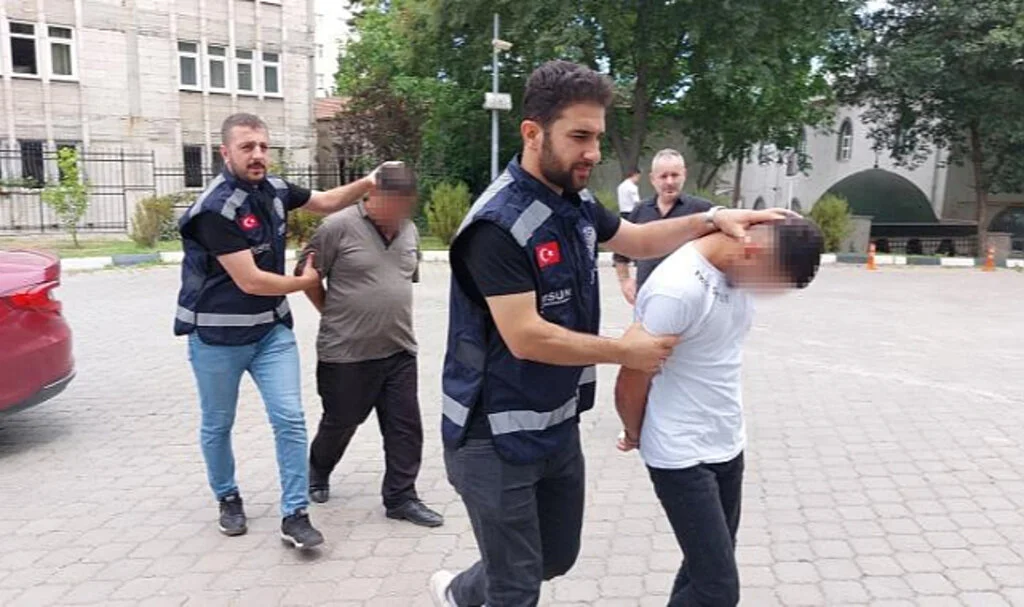 Samsun'da 19 Bin 558 Sentetik Ecza ile Yakalanan 3 Kişi Adliyede