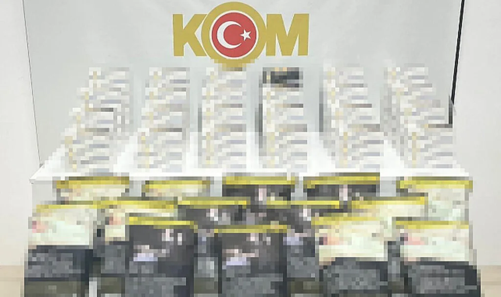 Samsun'da 21 Bin 600 Adet Gümrük Kaçağı Makaron Ele Geçirildi