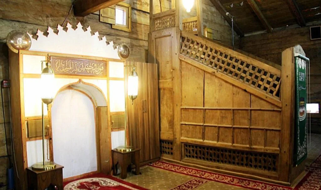 Samsun'da 819 Yıl Önce İnşa Edilen Tarihi Cami Yeniden İbadete Açıldı