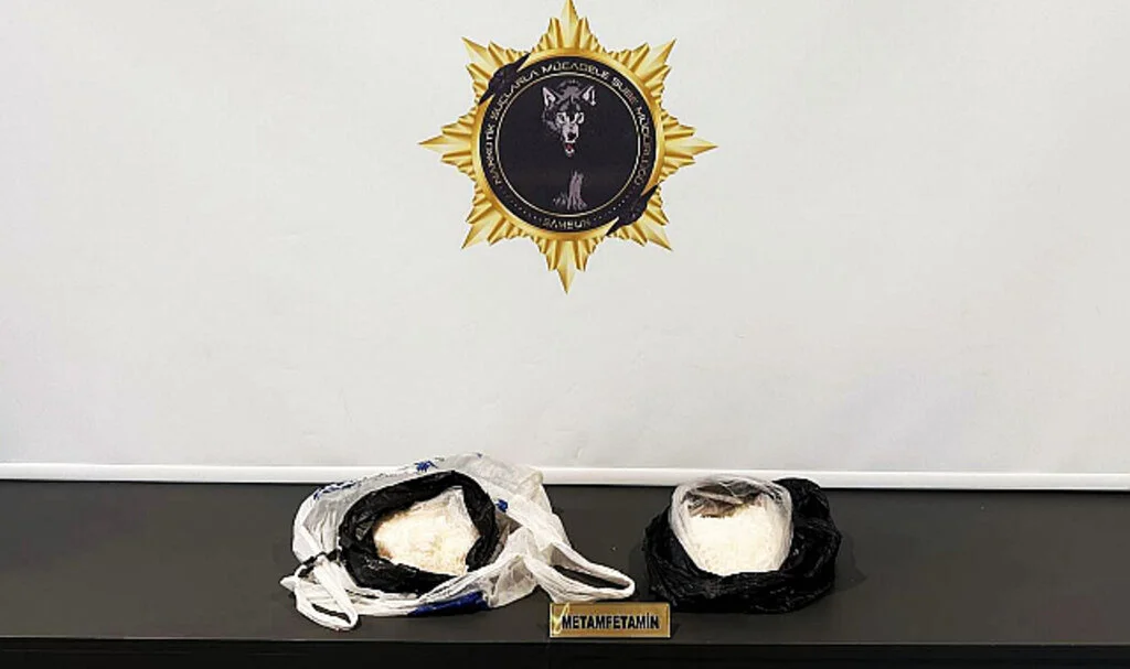 Samsun'da bir araçta 2 kilo metamfetamin ele geçirildi