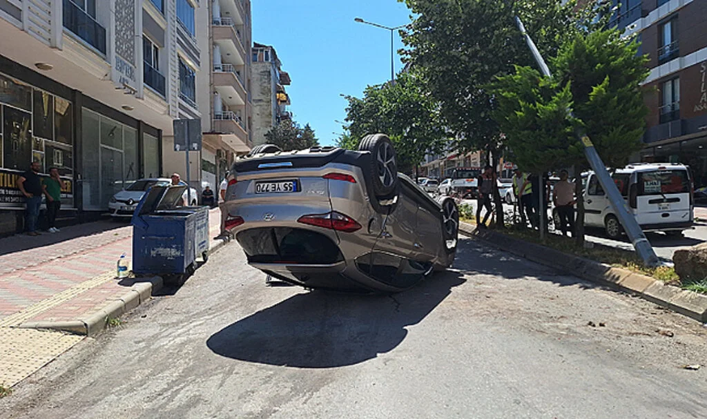 Samsun'da Devrilen Cipte 2 Kişi Yaralandı