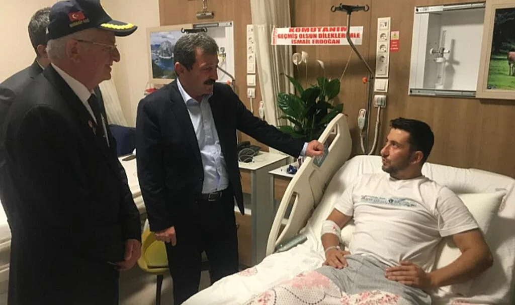 Samsun Valisi Orhan Tavlı'dan Yaralı Askere Moral Ziyareti