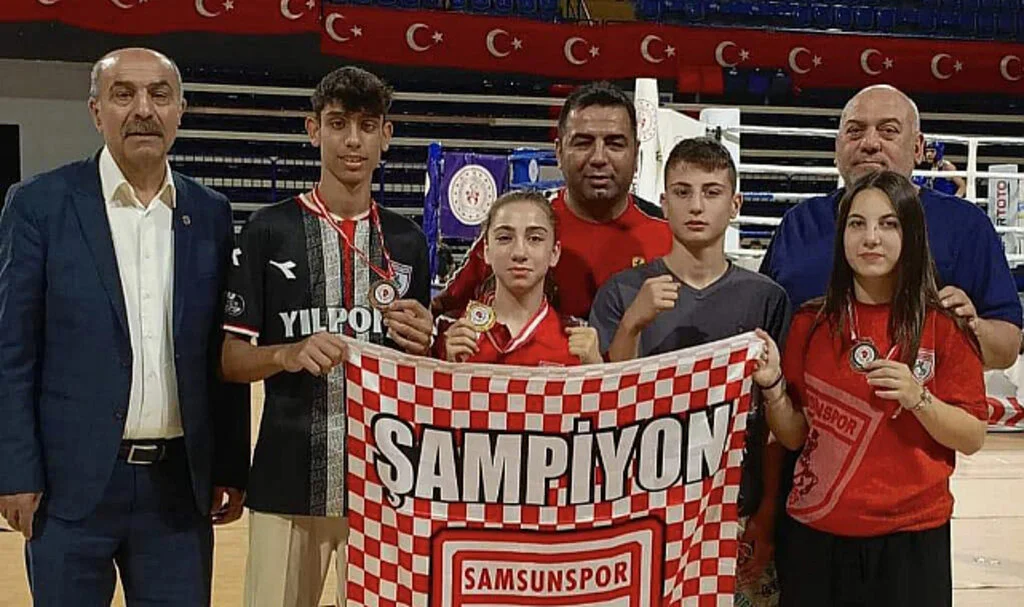 Samsunlu Boksörler Ringin Tozunu Attı