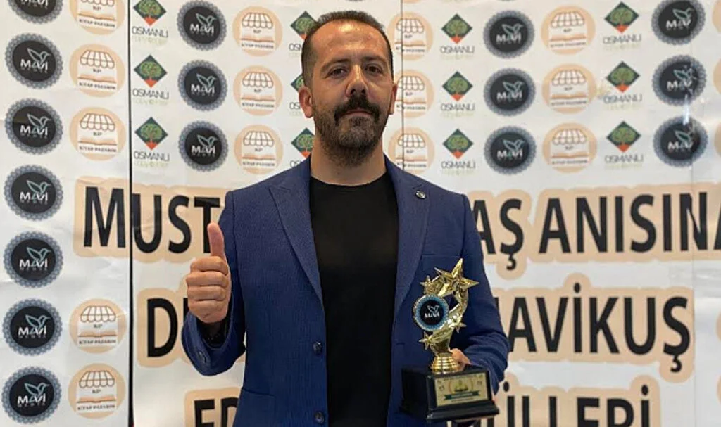 Samsunlu polis 'En İyi Bilimkurgu Yazarı' seçildi