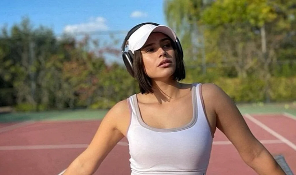 Survivor Yıldızı Ayşe Yüksel Sosyal Medyada Parlıyor