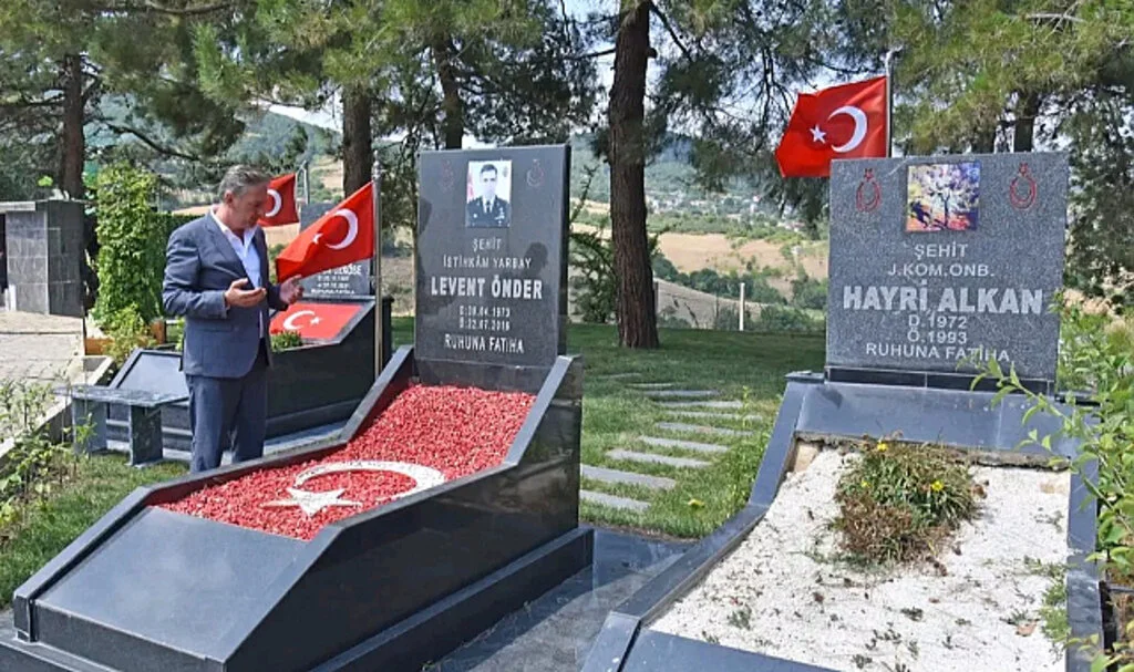 Tekkeköy'de Şehitlik Yeni Görünümüne Kavuştu