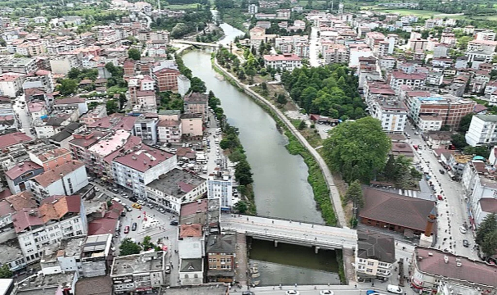 Terme Çayı'nda Çelik Yaya Köprüsü İnşaatı Başladı