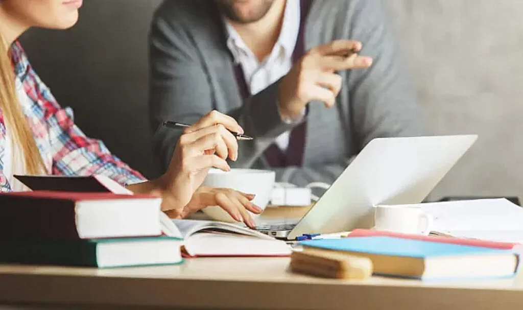 Tez Yazım Merkezi: Hipotez Akademi