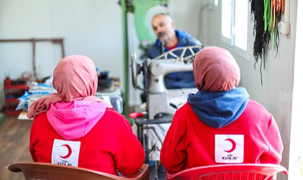 Türk Kızılay'dan Depremzede Esnafa 97.8 Milyon TL Destek