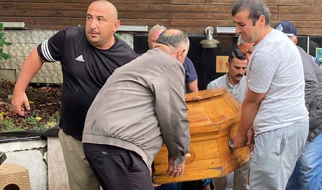 Umuma Açık Tuvalette Bir Kişi Ölü Bulundu