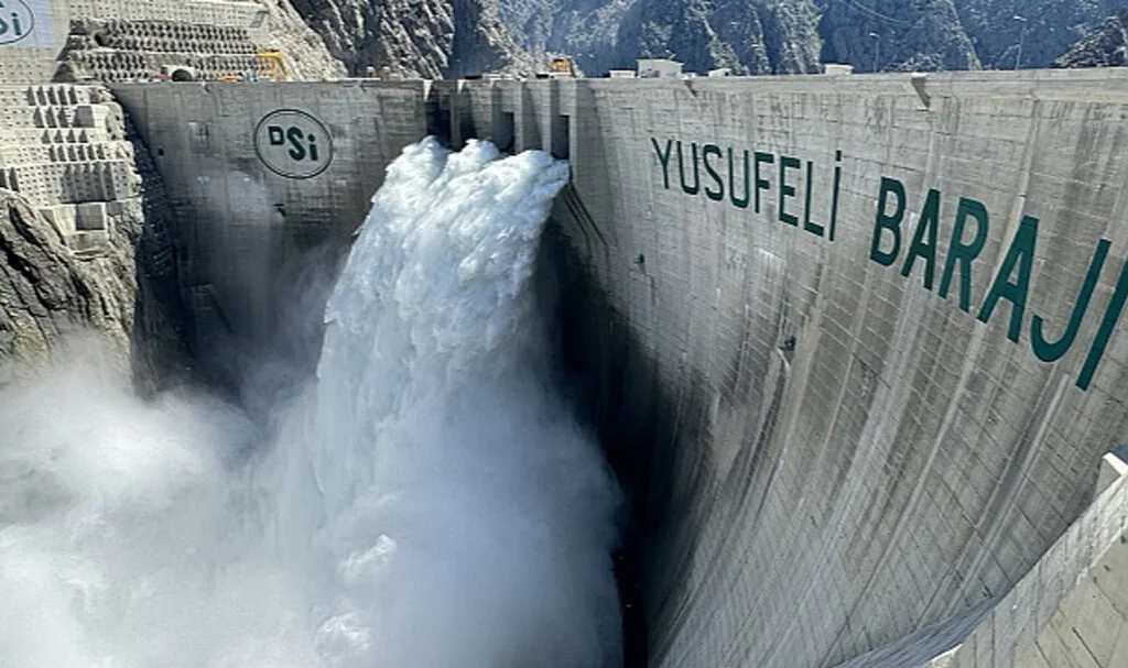 Yusufeli Barajı'nda Dolusavak Testleri Başarıyla Tamamlandı