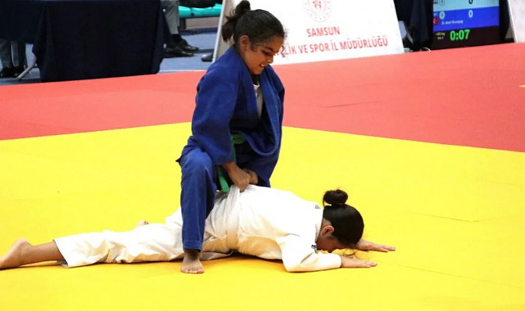 20. Karadeniz Judo Turnuvası Coşkuyla Başladı: İlk Günün Kazananları Ödüllerini Aldı