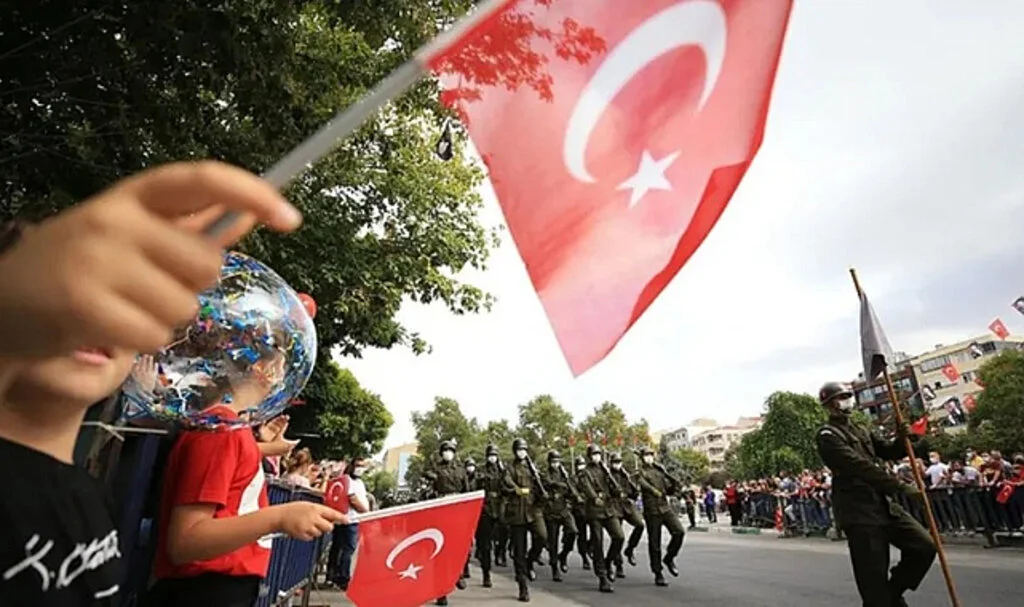 30 Ağustos Resmi Tatil Mi? Kaç Gün Sürecek?