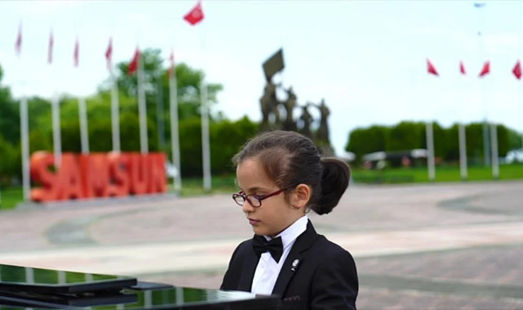 8 Yaşındaki Piyanist Yusufhan Çakır, Başarılarıyla Göz Dolduruyor