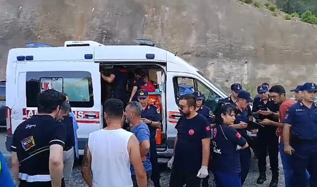 Adana'da Helikopter Kazası: 3 Rus ve 2 Türk Personel Kurtarıldı
