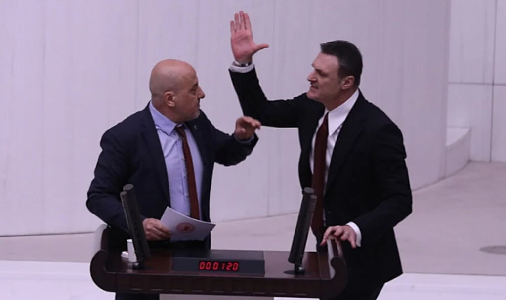 Ahmet Şık ve Alpay Özalan’a TBMM’de Kınama Cezası
