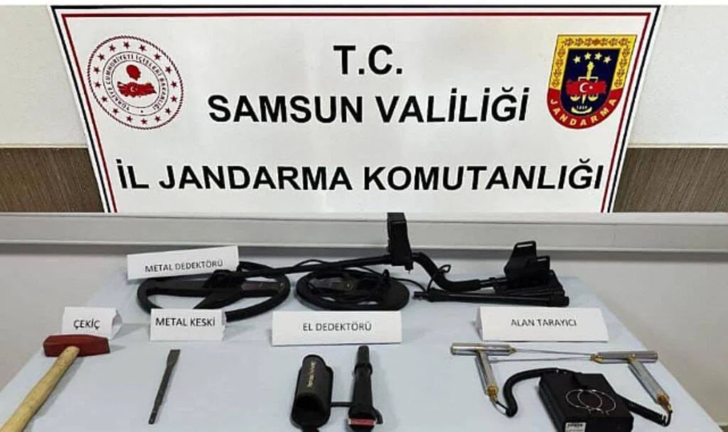 Alaçam'da Kaçak Kazı Yapan 3 Kişi Suçüstü Yakalandı