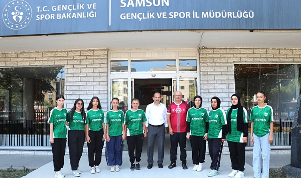 Alaçamsporlu Milli Sporcular İskoçya Yolcusu