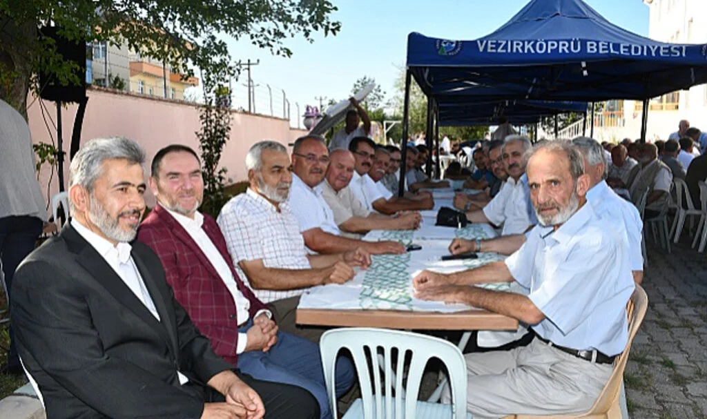 Anadolu İmam Hatip Lisesi Mezunları Pilav Gününde Buluştu
