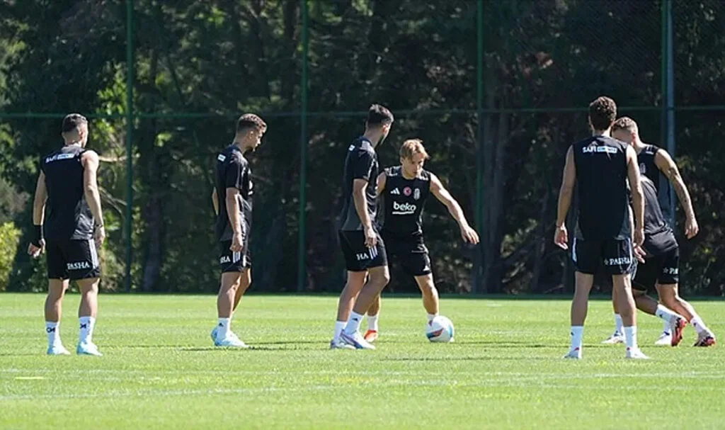 Beşiktaş, Antalyaspor'u Ağırlıyor: Sezonun İlk Ev Maçı