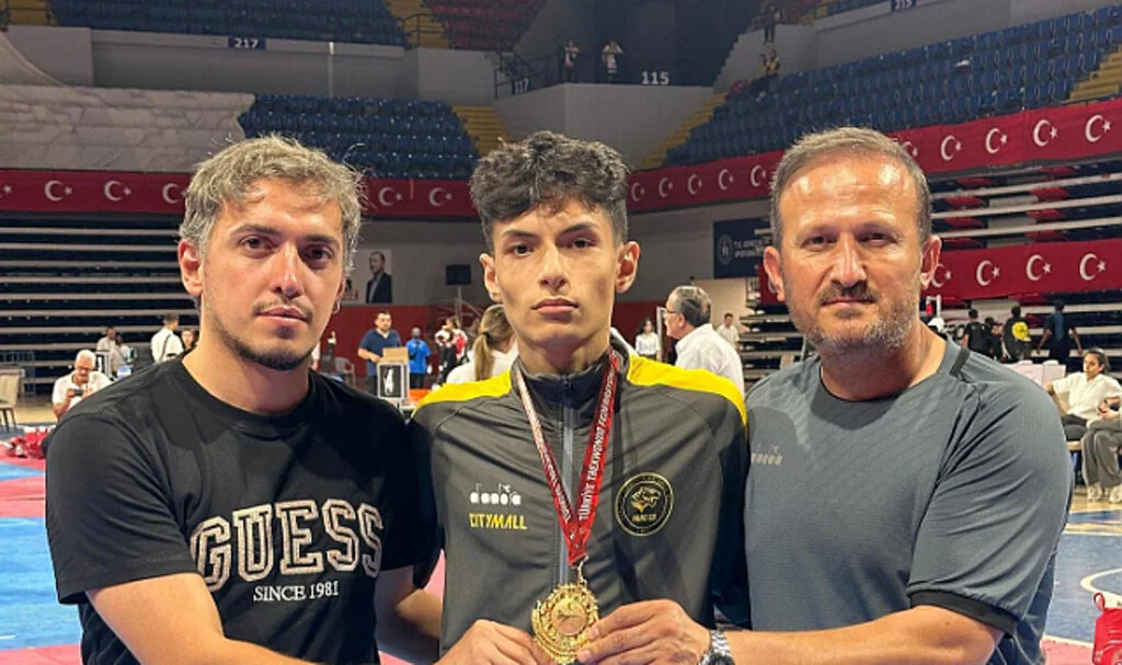 Bora Özdemir Avrupa Şampiyonası Yolunda
