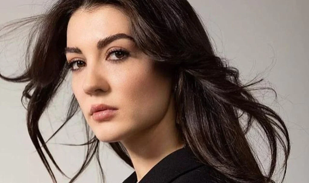 Burcu Özberk Ekranlara Geri Dönüyor: Yeni Projesi...