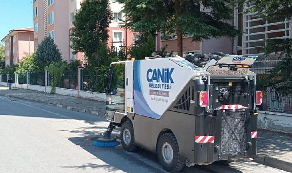 Canik Belediyesi Güçlü Temizlik Filosuyla İlçede Hummalı Çalışmalar Sürdürüyor