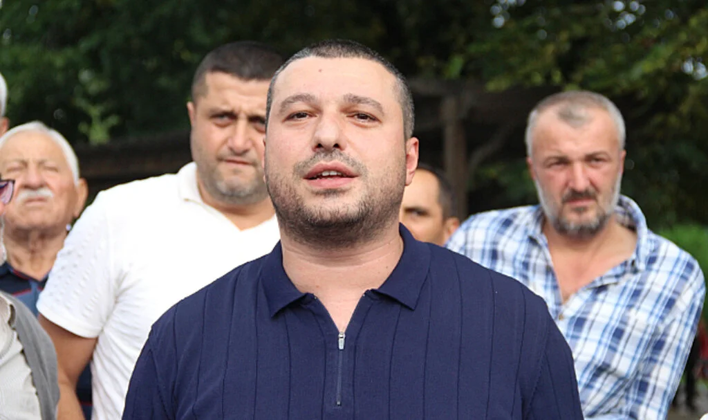 Çarşamba Muhtarlar Derneği'nden Kahverengi Kokarca Böceği Uyarısı