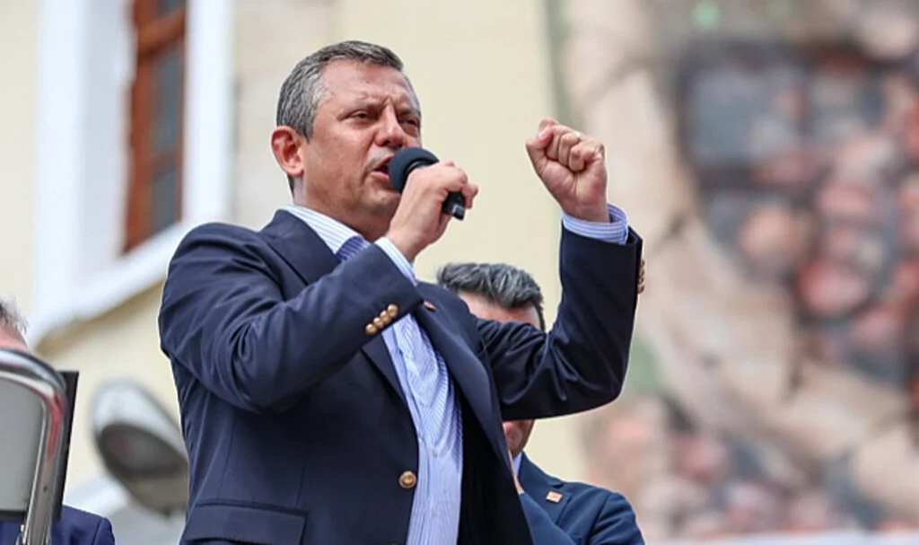 CHP'de Olağanüstü Kurultay Kararı