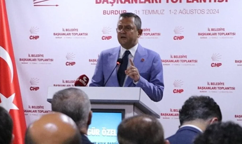 CHP Genel Başkanı Özgür Özel: "Emekli Maaşlarını 17.500 TL Yapın, SGK Borçlarını Ödeyelim"