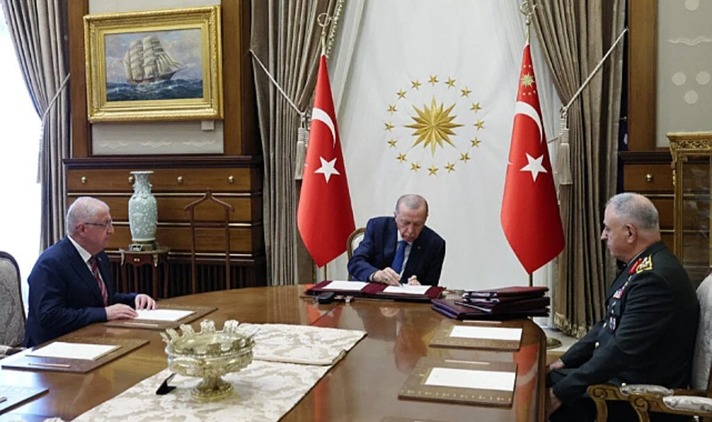 Cumhurbaşkanı Erdoğan, YAŞ Kararlarını İmzaladı