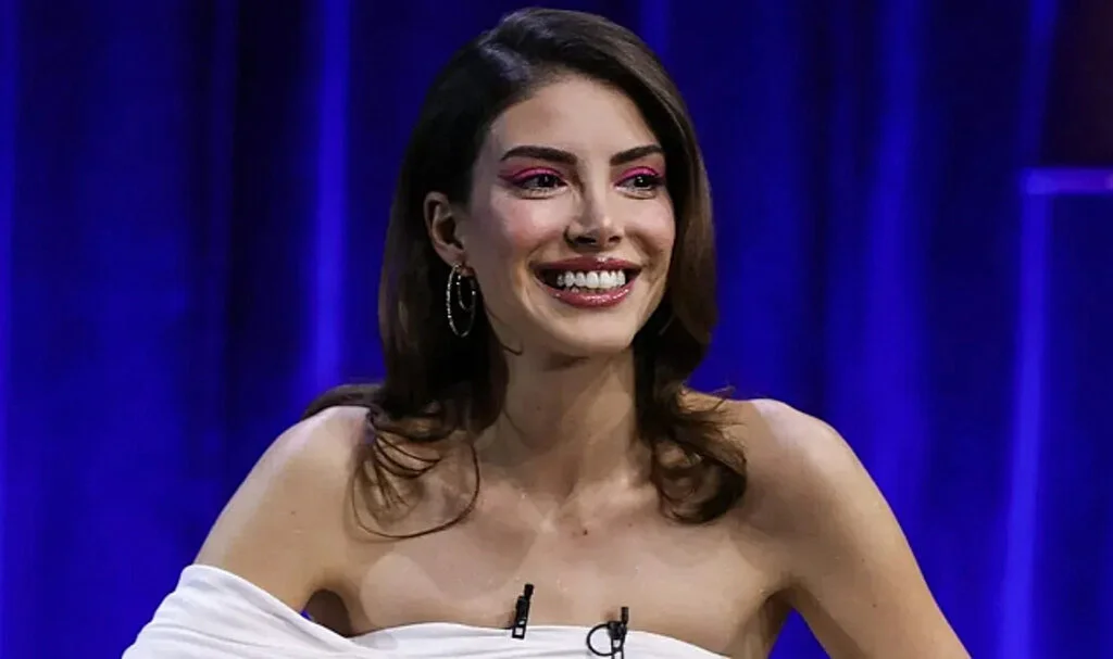 Deniz Baysal Yeni Projesi İçin İmaj Değiştirdi! Takipçileri Bayıldı