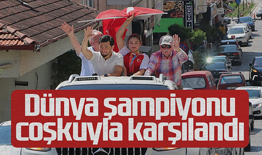 Dünya Şampiyonu Şaziye Demir'e Memleketinde Coşkulu Karşılama