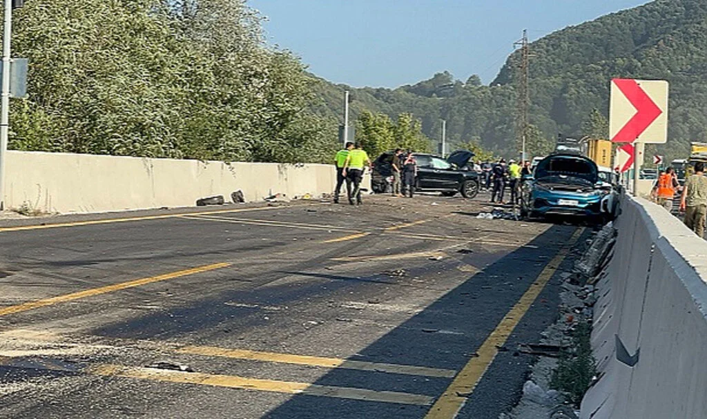Düzce'de Zincirleme Kaza: 1 Ölü 7 Yaralı