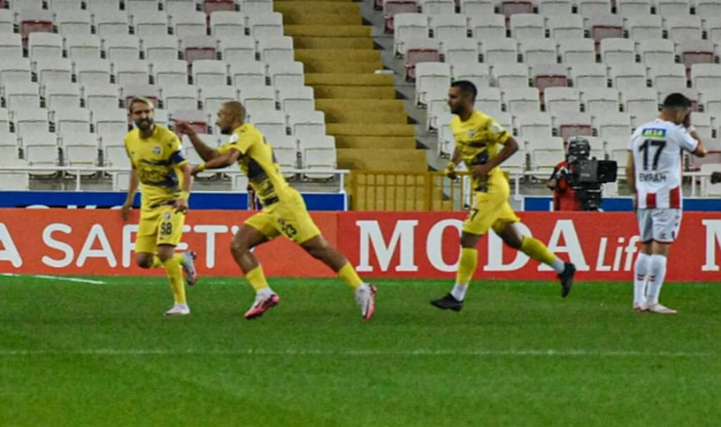 Eyüpspor, maç fazlasıyla Süper Lig'in lideri!