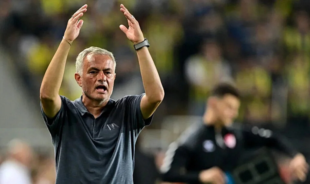 Fenerbahçe, Alanyaspor'u 3-0 Mağlup Etti