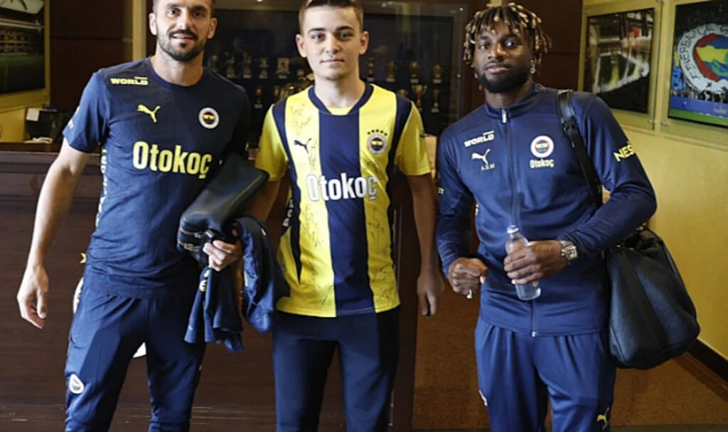 Fenerbahçe'nin Çaykur Rizespor maçı kamp kadrosu belli oldu