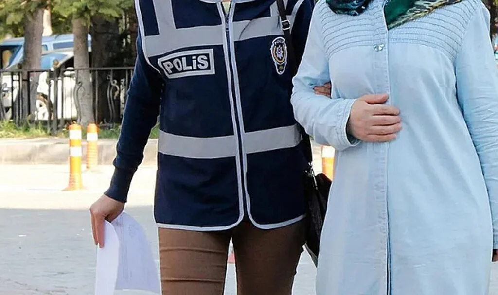 FETÖ'nün Sözde 'Abla Yapılanması' Sorumlusu Tutuklandı