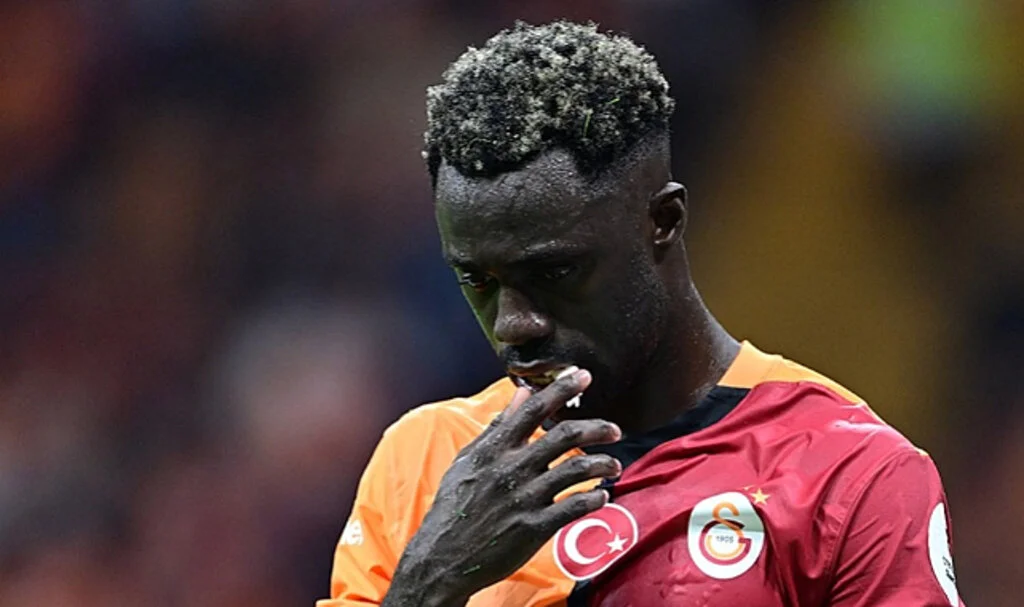 Galatasaray'da Davinson Sanchez Sakatlandı
