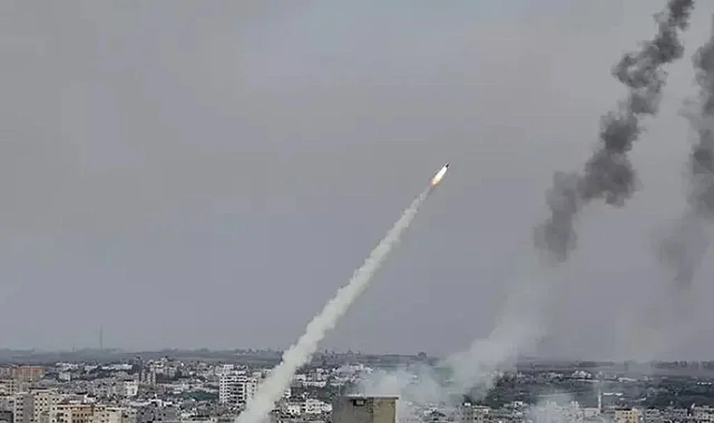 Hamas’tan Tel Aviv’e Roket Saldırısı: Bir Roket Denize Düştü